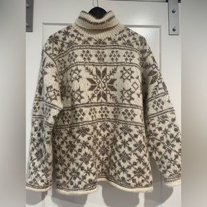 Skyr turtleneck wool sweater